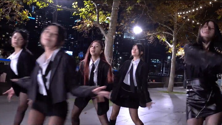 "Melbourne Rainbow Dance Company" is a flight attendant, not buying insurance. IVE's new song I AM r