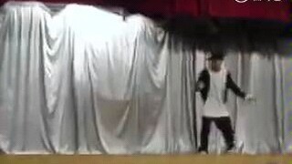 12岁的王嘉尔就这么厉害了吗，又看了眼我14岁弟弟在，算了，开挂的人生不需要解释