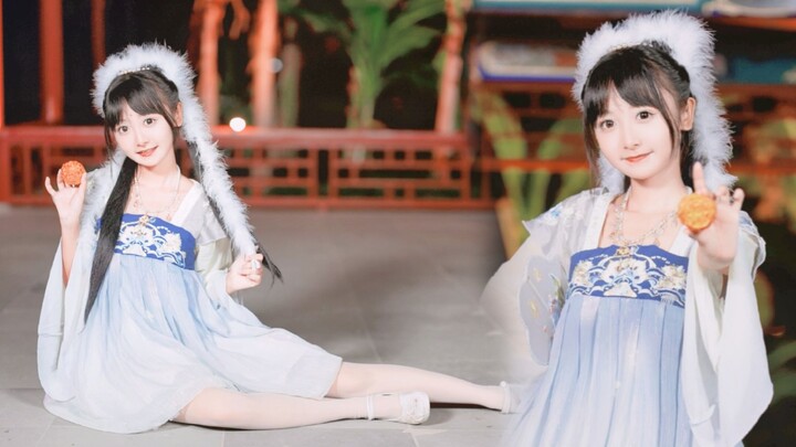 Stealing her mooncake would probably make her cry for a long time!