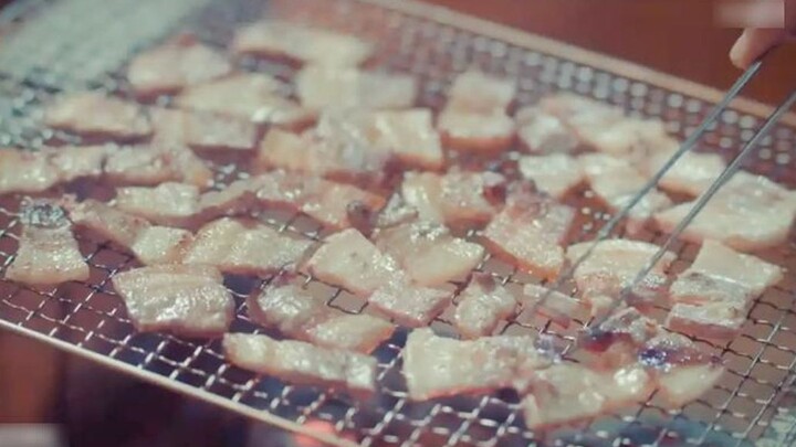 Sáu người Hàn Quốc, ăn một vài lát thịt nướng mỏng và bạn có thể nói rằng dạ dày của bạn sẽ được chi
