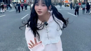 Bagaimana ya menggambarkan gadis manis ini