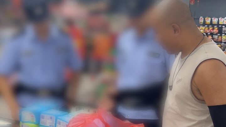 Boss of a Shucheng County Black Den Illegally Alters Sanitary Pad Expiration Dates