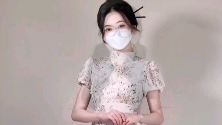 Peak cheongsam outfit (Senior Lin Nan)