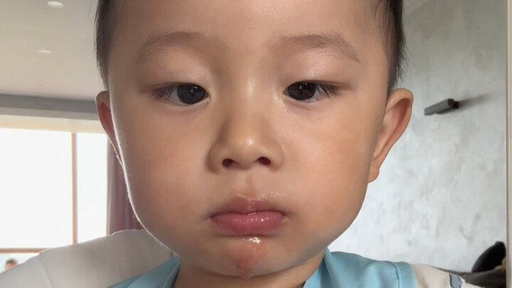 A mukbang streamer who doesn't like eating watermelon