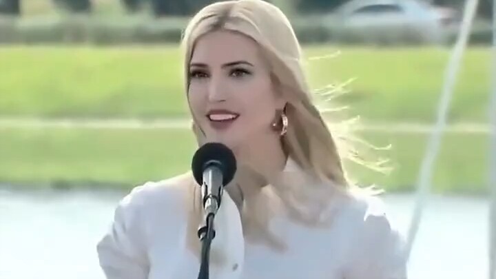 Tidak ada yang memberitahu saya bahwa putri Trump berwajah seperti ini!