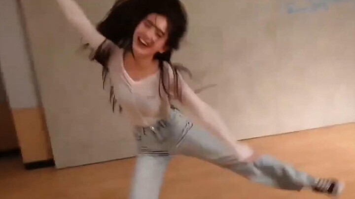 แปรงหน้าในห้องซ้อมเช้าๆ บ้าๆบอๆ (ปกคือหน้า) - ไม่ต้องกลัว น้องเป็นแบบนี้