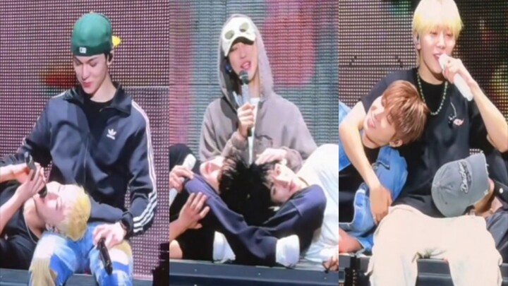 พอเห็นโฮชินอนทับชเวโบ เพื่อนร่วมทีมก็พากันเลียนแบบ หมิงฮ่าวเลยนอนซ้อนสองคนบนขาตัวเองไปเลย!