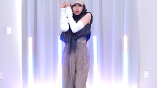 又飒又优雅！金请夏CHUNG HA《EENIE MEENIE》副歌翻跳【Ellen和Brian】