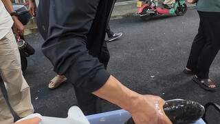 喜欢帮别人砍价，为什么不愿意帮别人承担砍价那部分费用呢？欢迎收看硬气钓鱼佬摆摊卖鱼之路～#卖鱼人