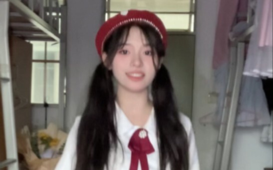 Hoàng hôn, lá rơi và tiếng còi báo hiệu tình yêu~tình yêu~quảng cáo~khẩn cấp~