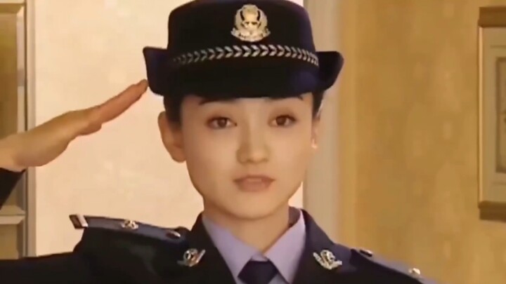 Daughter returns home in a police uniform, startling her father