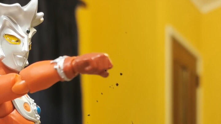 [Stop-Motion Animation] My SHF Leo is a master at killing bugs! A hard-working masterpiece!