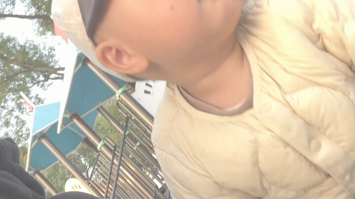 Tai đàn ông từ nhỏ đã dường như không nghe được gì! Nhưng… chỉ cần nghe thấy có mỹ nữ xuất hiện, lập