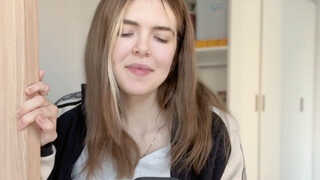 هل تشعر بالوحدة عندما تبقى في المنزل كل يوم؟