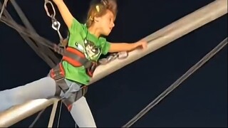 ايلين بتغني في الالعاب