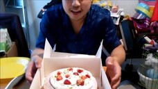ASMR EATING SOUNDS - STRAWBERRY AND PISTACIO CAKE │DEDICATED TO RIPPSTARR
