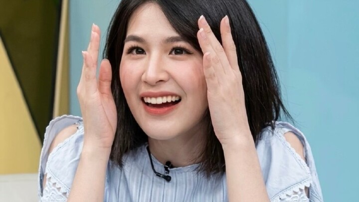 Benar-benar jatuh cinta! Belakangan ini aku sampai tergila-gila sama Zeng Peici! Gadis manis berting
