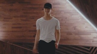 【Bản solo đầu tiên của ASTRO】200327 Moonbin của ASTRO cover lại điệu nhảy 'WANNABE' của ITZY