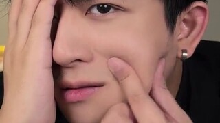 Handsome guy? This is not easy to get.