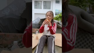 SHK - Cô Bé Ăn Xin Cầu Cứu - Do You Love Helping Homeless Baby Girl #story #shorts #SuperHeroKids