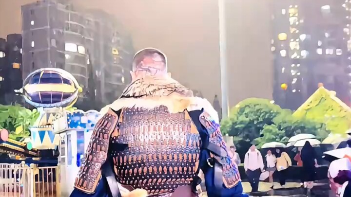 Mọi người đều cosplay những nhân vật mà người nước ngoài cho là đáng sợ, nhưng tôi cosplay những nhâ