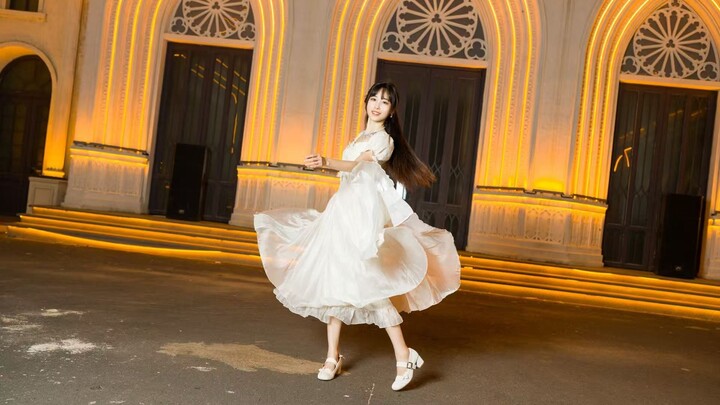 Patchwork of staccato | Renaissance, is anyone still watching the old-fashioned house dance now?