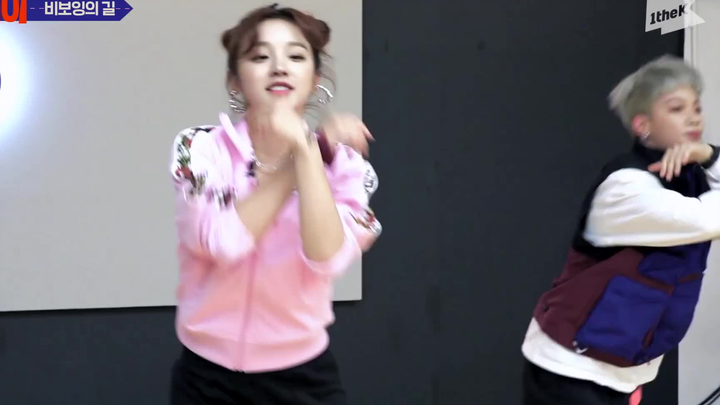 Song Yaqi’s street-dance version of “DUMDIDUMDI,” learned on the spot! It’s hard to believe she just