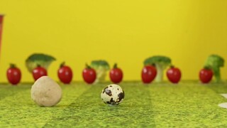 [Stop-motion animation] Captain Tsubasa competes on the football field, but it’s instant noodles!