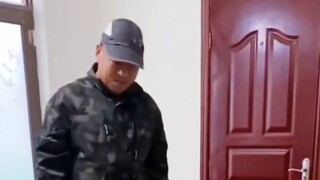 القط: هل لا تزال مشغولة ولا تستطيع المجيء؟
