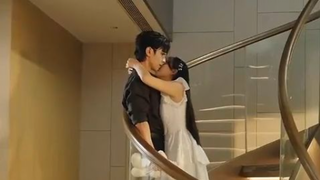 Gadis polos berusia 18 tahun menaklukkan CEO dingin yang berkuasa dan kini dimanja