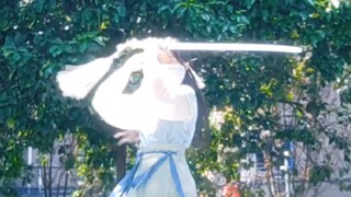 我拈来一缕春风，春风也沉醉