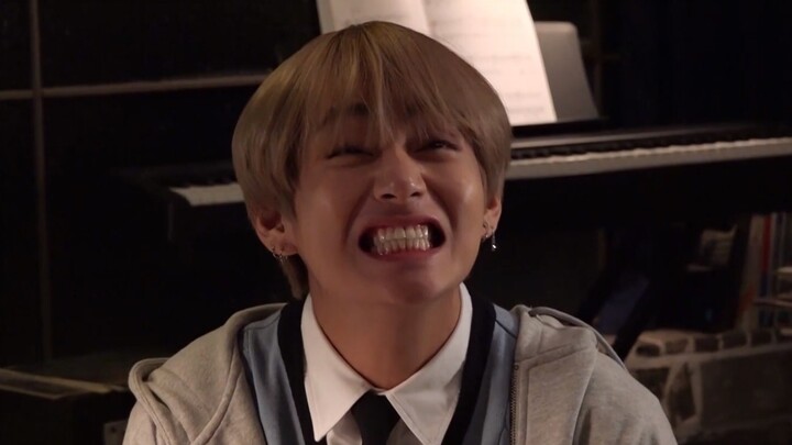 【Kim Taehyung】Bé cưng một mình khiến toàn bộ nhân viên bật cười