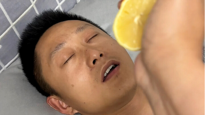 Rasa lemon benar-benar asam segar, sampai-sampai susah tidur.