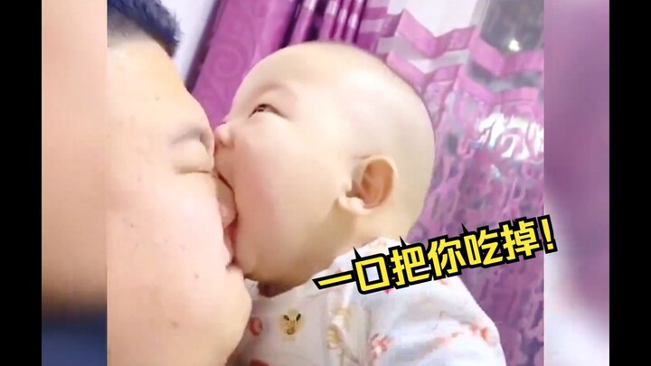 So cute and slightly mischievous, this hilarious little cutie is just adorable~!