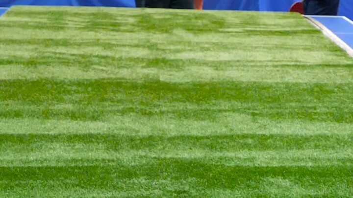 لعبة غولف باستخدام كرات تنس الطاولة، ضربة واحدة لإدخال الكرة في الحفرة