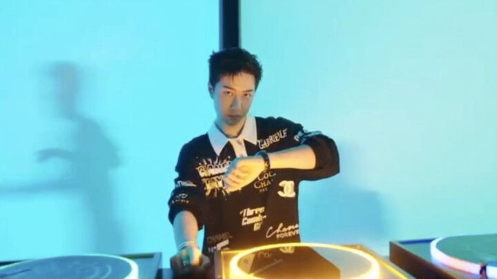 【Wang Yibo】Captain Wang is so cool when he dances!