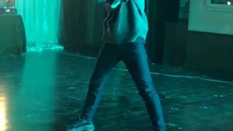 Bản cover "Obsession" của EXO - Cảm giác thế nào khi đột nhiên bị gọi ra giữa một bữa tiệc?