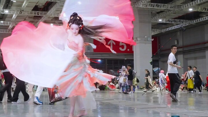 Ketika saya ingin merasa seperti seribu kupu-kupu yang mengepakkan sayapnya di BW Comic Con offline,