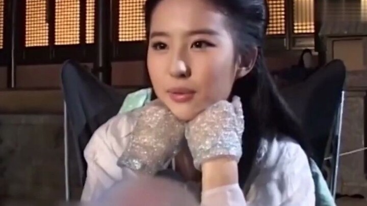 Liu Yifei syuting "Behind the Scenes", dia begitu cantik hingga tampak seperti dewi yang turun dari 
