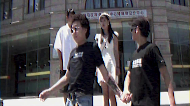 Too crazy! The silly advertisement "Beijing Trouble" makes me seriously doubt the director's mental 