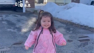 เรียนรู้จากเป๊ปป้าพิกเดินลุยแอ่งน้ำ จนตัวเองล้มแล้วยังขอโทษตัวเอง เด็กน้อยช่างน่ารักจริงๆ