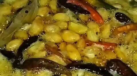 রসুন এর আচার কার কার ভালো লাগে