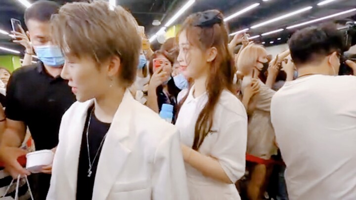 vlog01 การตามล่าดาราโดยใช้เงินสาธารณะเป็นอย่างไรบ้าง? Liu Yuxin เป็นคนยังไงในชีวิตจริง? Yu Shuxin คื