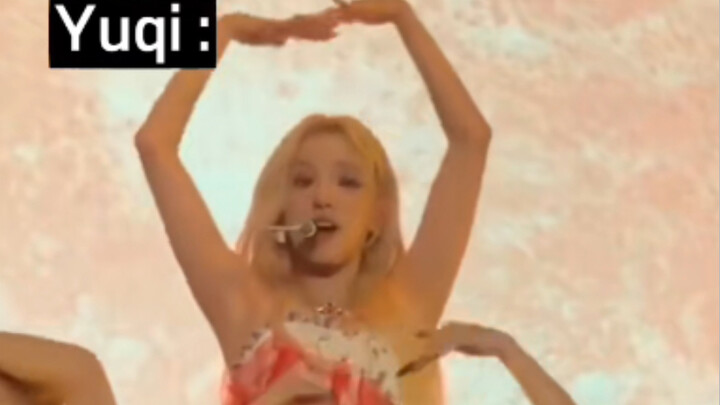 Yujqi, the younger brother whose finger wave is especially outstanding