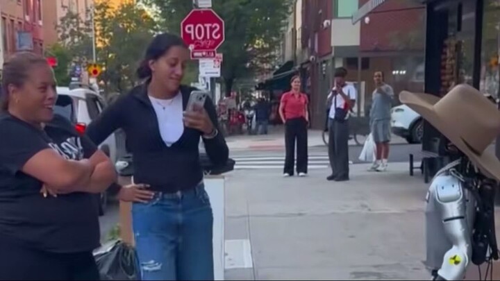 Funny robots 🤣 #funnyfail #funny #fyp #funnyvideo #robot #prank #failvideos