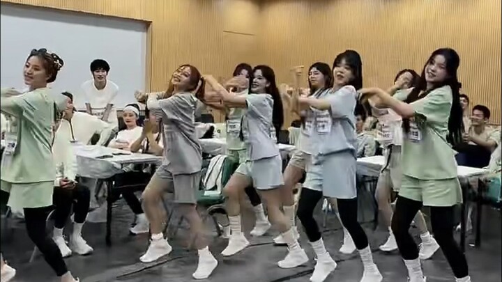 [Gen1es] โต๊ะของเราชอบเต้น! 240627 Supernova Games 5 เยี่ยมชมหลังเวที ถ่ายทอดสดช่วงเต้นสุ่ม!