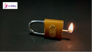 Cách mở ổ khóa chỉ với 1 que diêm #Mẹo_ hay_đời_sống_bốn_phương