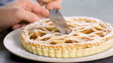 Easy for Novices. Make an Apple Pie at 18 Yuan