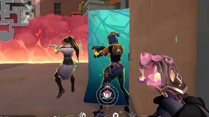 دماغ صغير أزرق يدور بسرعة عالية