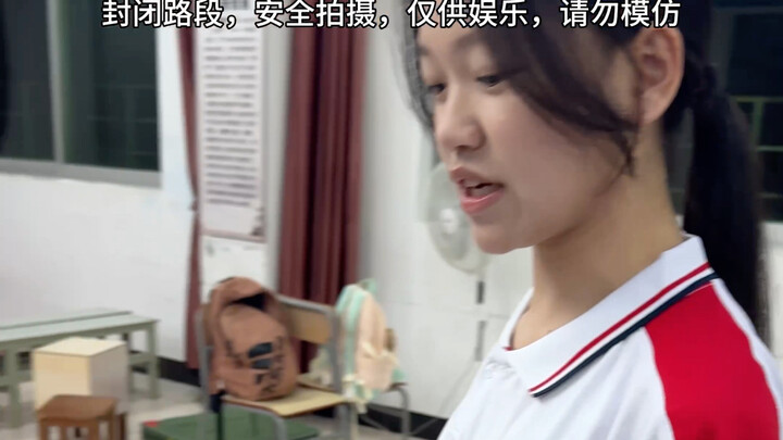 Tugas Kak Zeng Yi hari ini adalah… “Taman Apel Hijau”